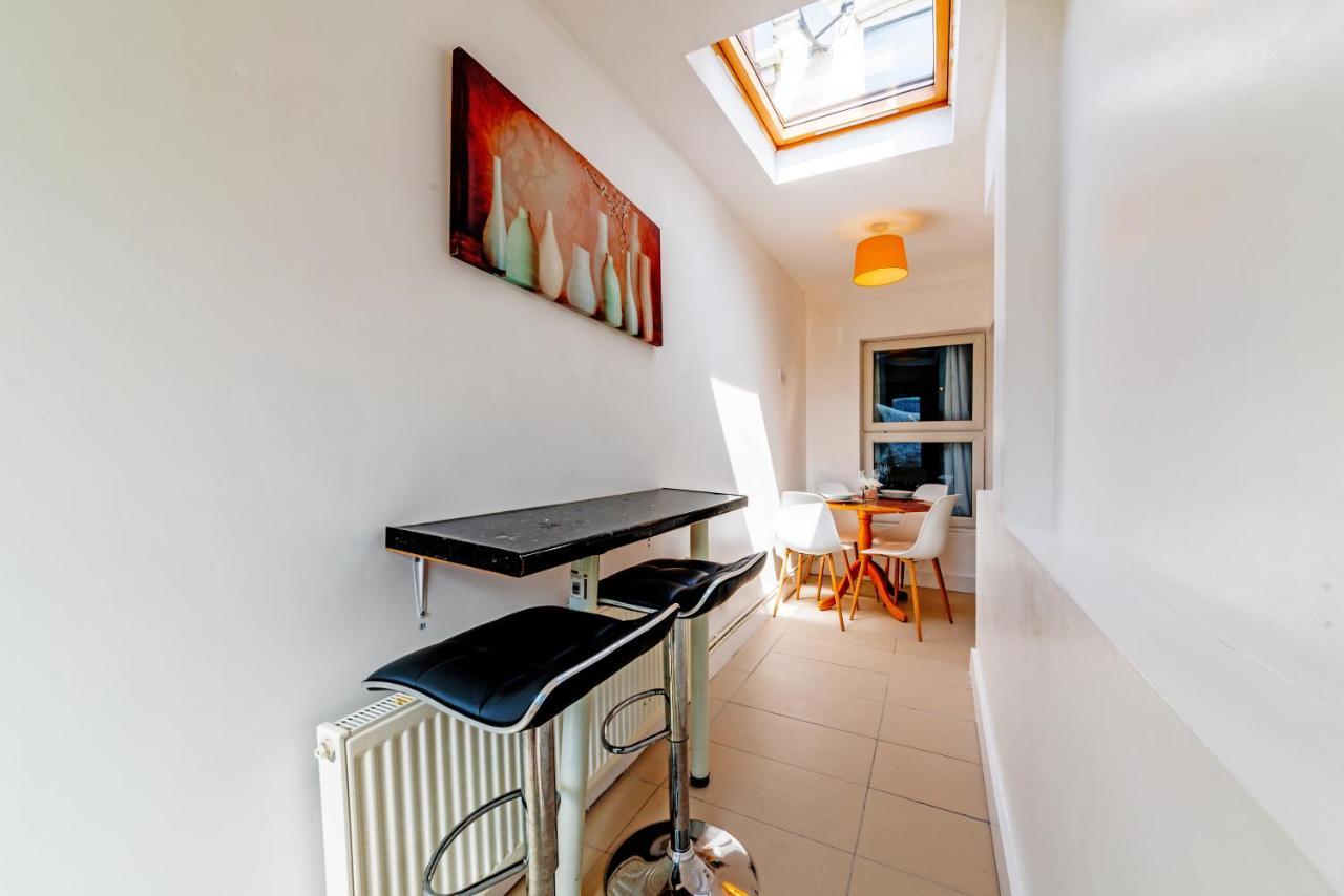 Stylish 3-Bed Terraced House With Wi-Fi Apartment Chatham  Luaran gambar
