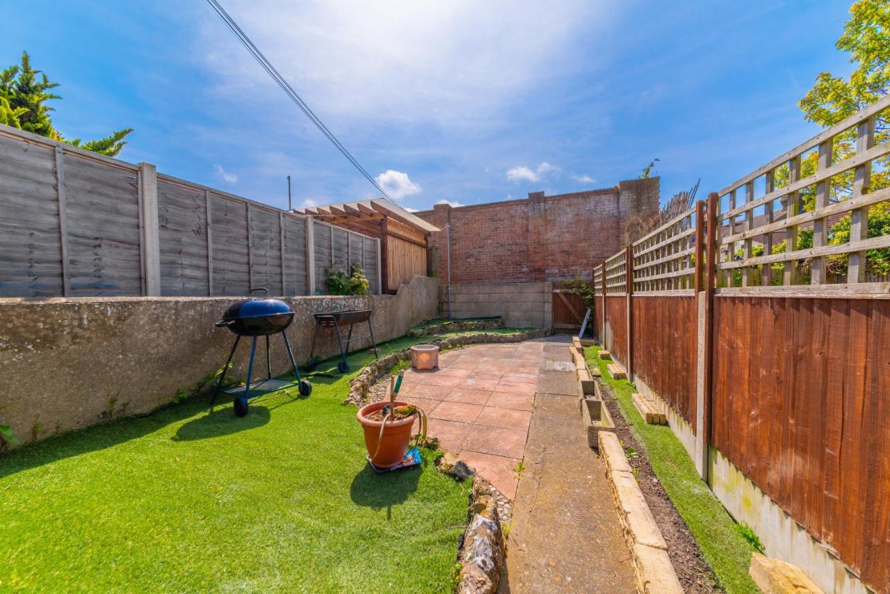 Stylish 3-Bed Terraced House With Wi-Fi Apartment Chatham  Luaran gambar